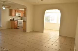 Photo #3: 2273559 Listing