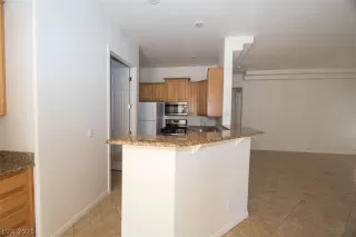 Photo #5: 2273561 Listing