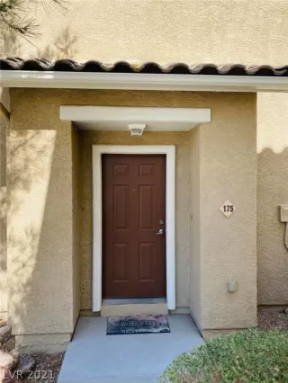 Photo #2: 2273603 Listing