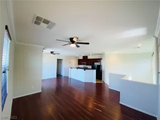 Photo #6: 2273603 Listing