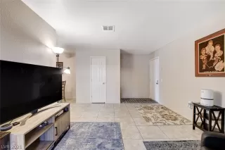 Photo #4: 2273635 Listing