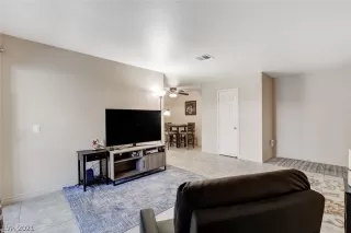 Photo #5: 2273635 Listing