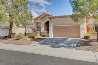 Photo #1: 2273636 Listing 