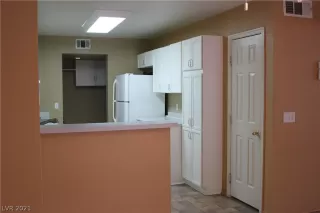 Photo #4: 2273684 Listing