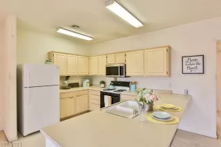 Photo #4: 2273710 Listing 