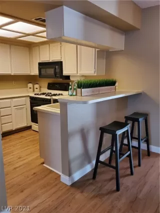 Photo #5: 2273732 Listing 