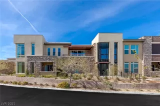 Photo #1: 2273739 Listing