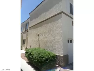 Photo #1: 2273767 Listing 