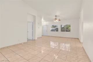 Photo #4: 2273768 Listing