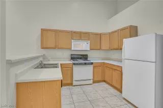 Photo #6: 2273768 Listing