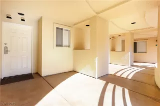 Photo #5: 2273769 Listing