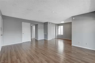 Photo #3: 2273804 Listing 