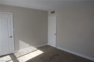 Photo #3: 2273819 Listing