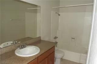 Photo #5: 2273819 Listing