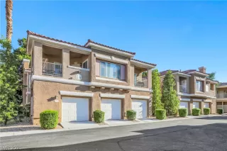 Photo #2: 2273832 Listing