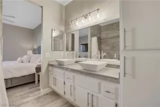 Photo #3: 2273832 Listing