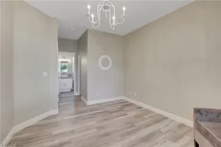 Photo #4: 2273832 Listing