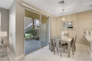 Photo #6: 2273832 Listing