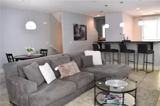 Photo #1: 2273835 Listing