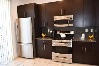 Photo #6: 2273835 Listing