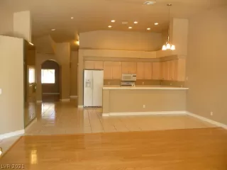 Photo #4: 2273871 Listing 