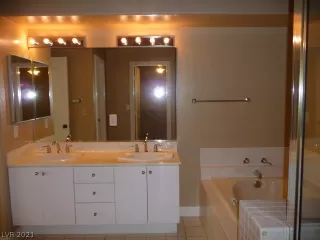 Photo #6: 2273871 Listing 