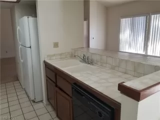 Photo #4: 2273896 Listing 