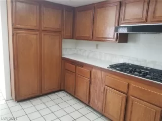 Photo #5: 2273896 Listing 