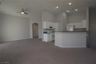 Photo #4: 2273907 Listing 