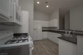 Photo #6: 2273907 Listing 