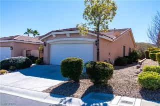 Photo #1: 2273936 Listing