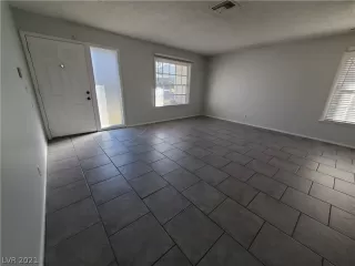 Photo #1: 2273937 Listing 