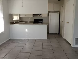 Photo #3: 2273937 Listing 