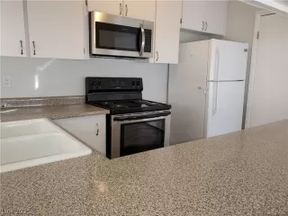 Photo #5: 2273937 Listing 