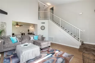 Photo #2: 2273957 Listing