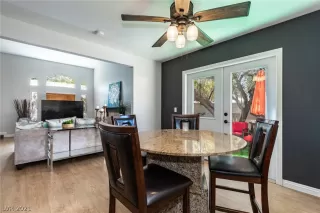 Photo #5: 2273957 Listing