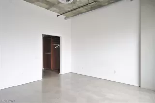 Photo #4: 2273961 Listing