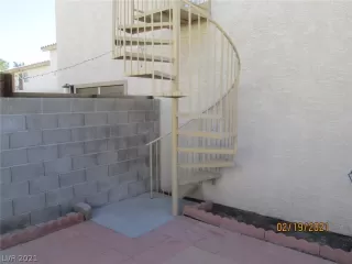 Photo #4: 2274002 Listing 