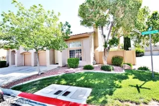 Photo #1: 2274007 Listing