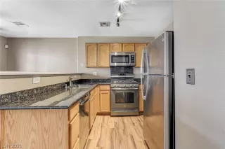 Photo #6: 2274015 Listing 