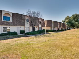 Photo #1: 2274022 Listing