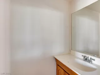 Photo #3: 2274022 Listing