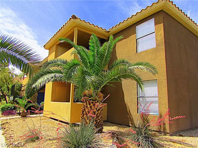 MLS: 2274024 Condo For Sale