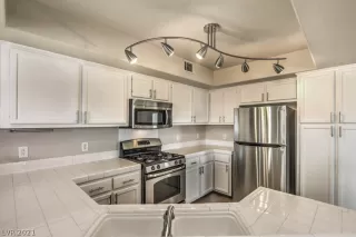 Photo #2: 2274028 Listing