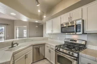 Photo #4: 2274028 Listing