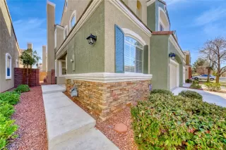 Photo #2: 2274031 Listing