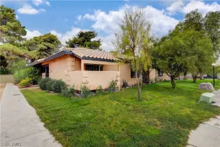 Photo #2: 2274055 Listing