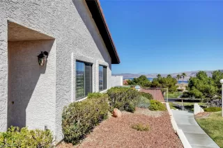 Photo #5: 2274099 Listing 