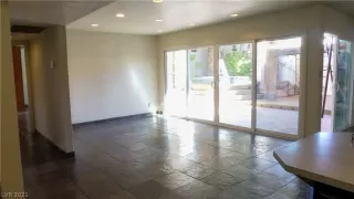 Photo #6: 2274141 Listing