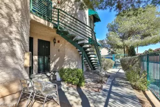 Photo #2: 2274162 Listing